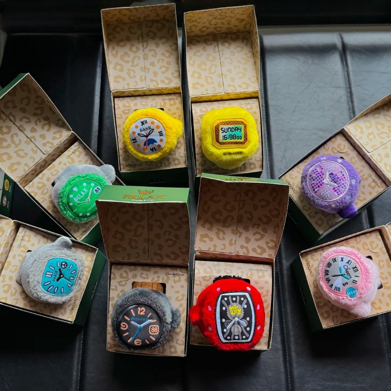 Disponibile Pop Sunday Peluche - Jewelry With Watches recensione e prezzo
