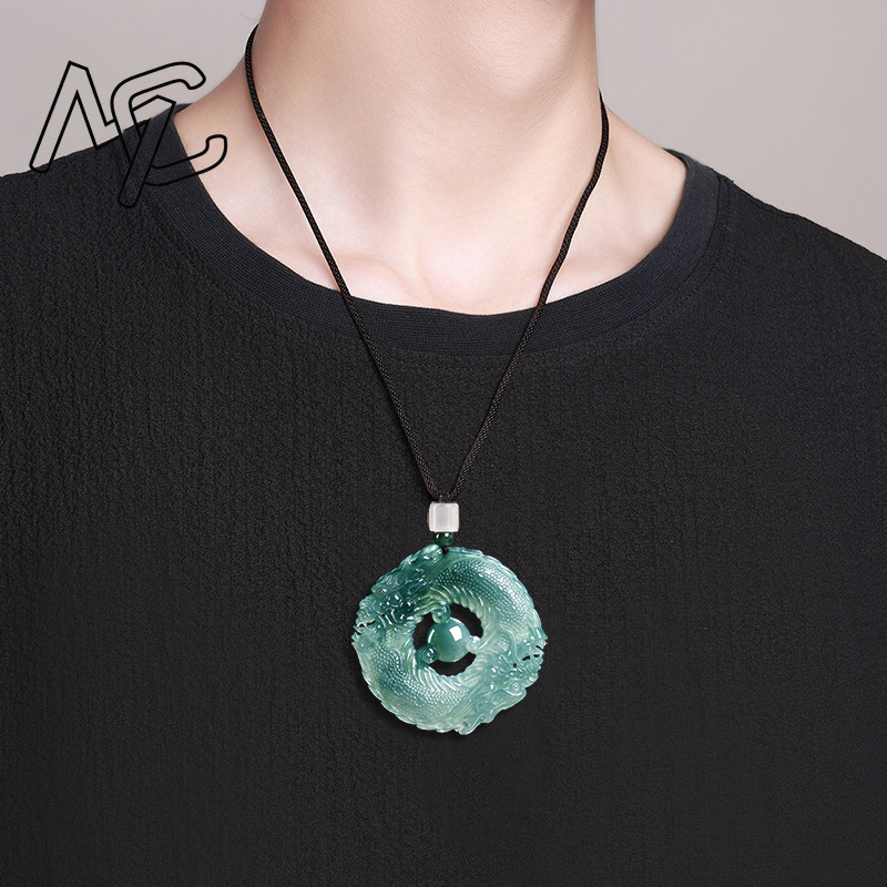 Collana con Pendente in Giada  - Jewelry & Watches Sp Z Oo Janów Lubelski recensione e prezzo