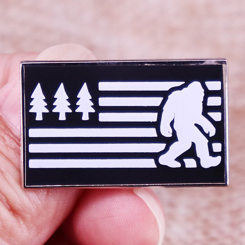 Bandiera americana Bigfoot PNW - Pacific Jewelry & Watches Los Angeles recensione e prezzo